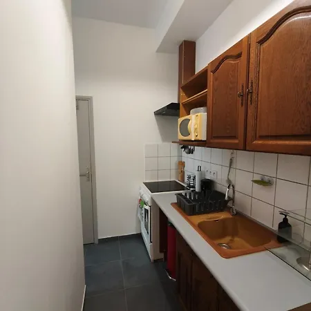 Privee Avec Kitchenette, Sdb Et Wc A 7 ゲストハウス