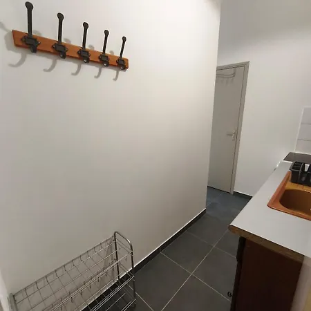 Privee Avec Kitchenette, Sdb Et Wc A 7 Lyon