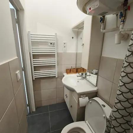 Privee Avec Kitchenette, Sdb Et Wc A 7 Guest house Lyon