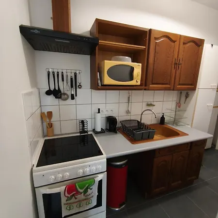 Guest house Privee Avec Kitchenette, Sdb Et Wc A 7